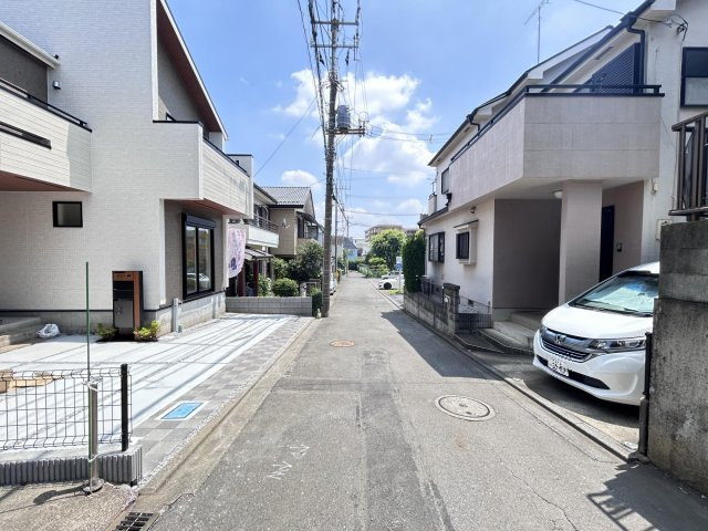 ふじみ野市南台２丁目の新築一戸建の前面道路含む現地写真