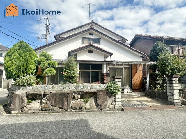 明石市大久保町江井島　土地の外観|現在は古家がございます！解体相談も可能です！南西・北西角地で開放的！建築条件はございません！