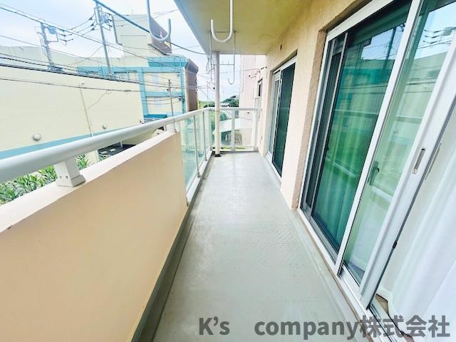 ◎藤沢市鵠沼海岸1丁目　コーポ鵠沼B棟のバルコニー|ゆったりとした広さのあるバルコニー☆