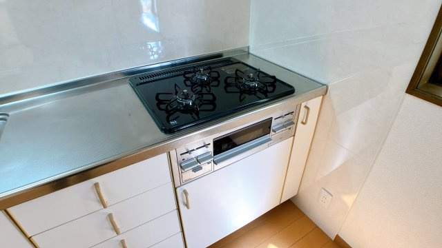 美浜町河和台1丁目戸建てのキッチン