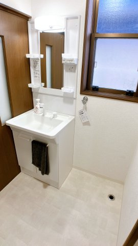 美浜町河和台1丁目戸建ての洗面所