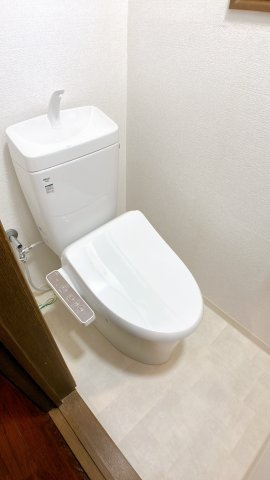 美浜町河和台1丁目戸建てのトイレ