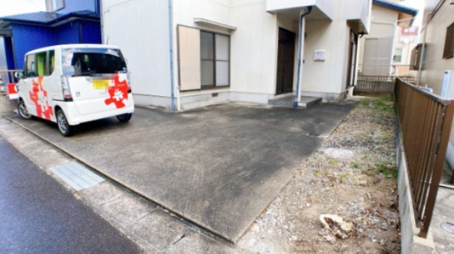美浜町河和台1丁目戸建ての駐車場