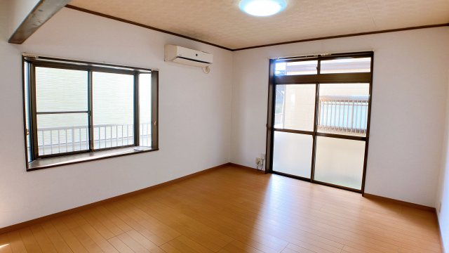 美浜町河和台1丁目戸建ての居間・リビング