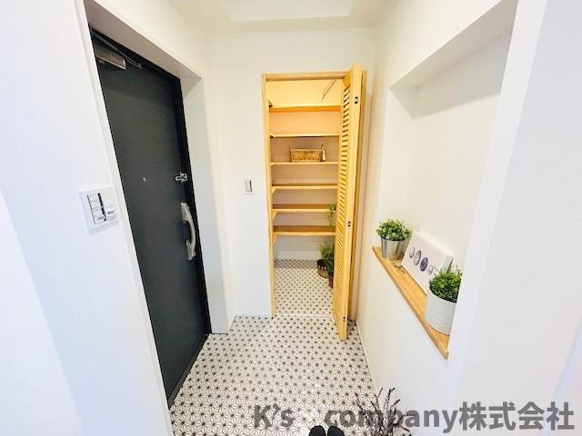 茅ヶ崎市緑が浜　ライオンズマンション茅ヶ崎グランコースト　2階の玄関|玄関周辺スペース◇
