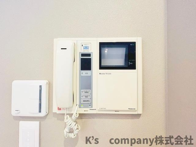 茅ヶ崎市緑が浜　ライオンズマンション茅ヶ崎グランコースト　2階のセキュリティ|訪問者の顔が確認できるテレビモニター付きインターホン☆