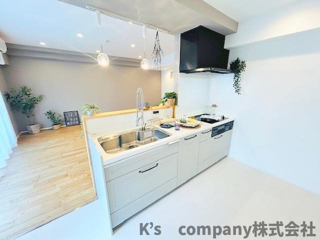 茅ヶ崎市緑が浜　ライオンズマンション茅ヶ崎グランコースト　2階のキッチン|小さなお子様のいるご家庭は、お子さまを見守りながらお料理ができるカウンターキッチン☆