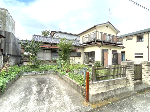 藤岡市藤岡　中古900①の外観