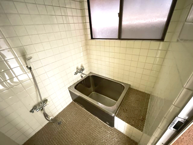 藤岡市藤岡　中古900①の浴室