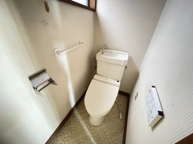 藤岡市藤岡　中古900①のトイレ