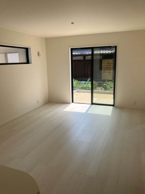 【仲介手数料無料/稲沢市】稲沢市矢合町面棒堀1416-2 リーブルガーデンの居間・リビング