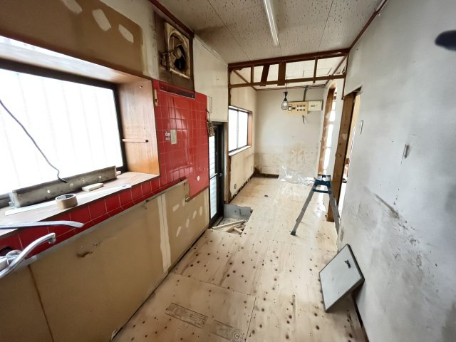 藤岡市藤岡　中古1580の内装|リフォーム中です(^^♪