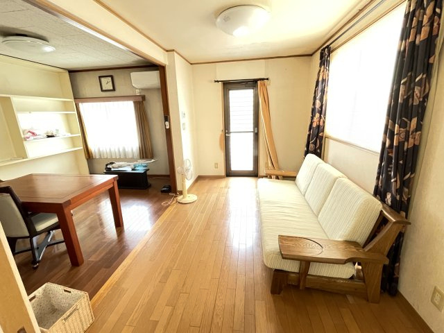 藤岡市藤岡　中古900②の居間・リビング