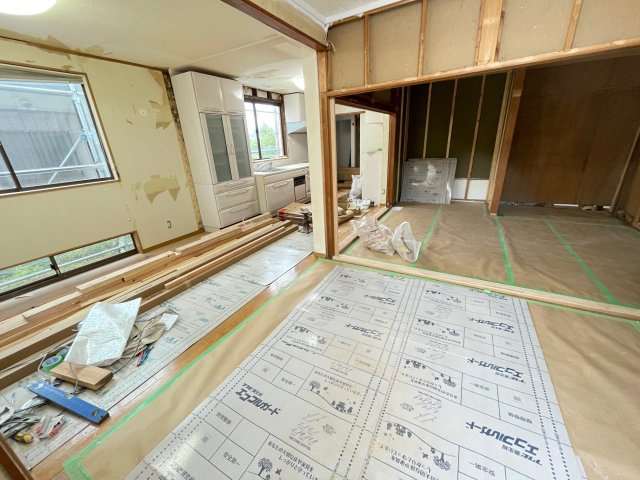 藤岡市藤岡　中古1580の内装|リフォーム中です(^^♪