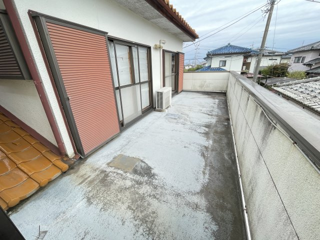 藤岡市藤岡　中古900のバルコニー