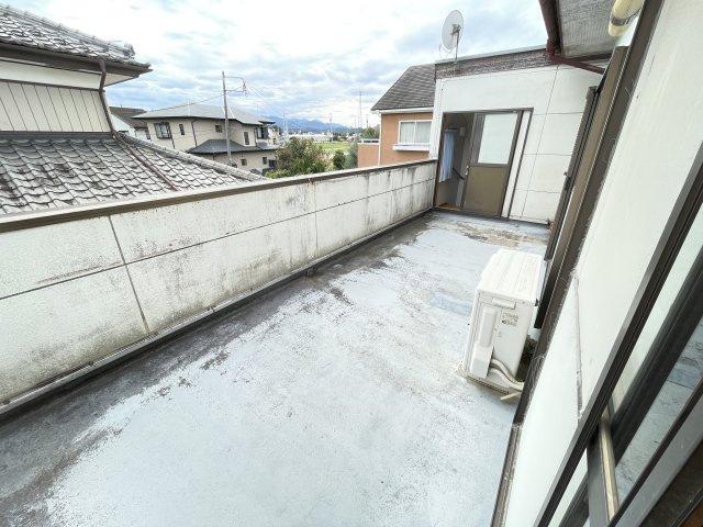 藤岡市藤岡　中古900②のバルコニー