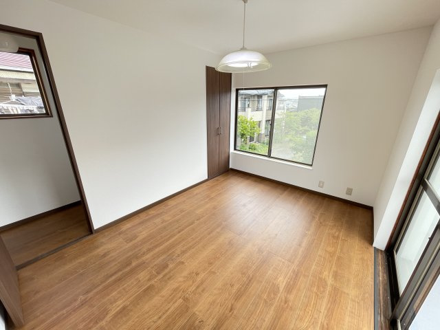 藤岡市藤岡　中古1580の洋室