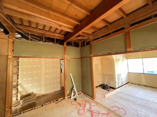 藤岡市藤岡　中古1580の内装|リフォーム中です(^^♪