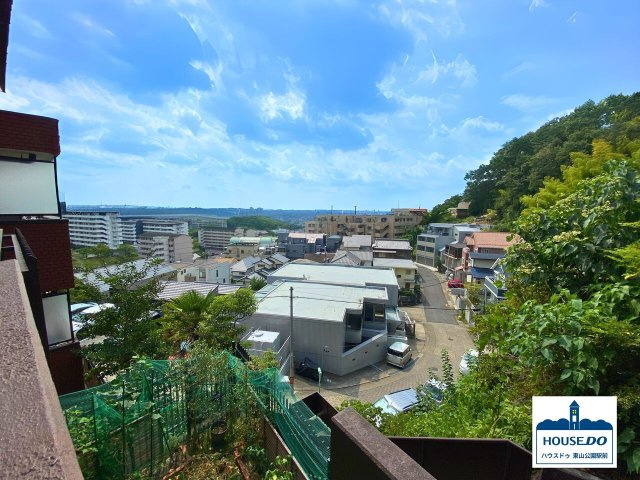 ペット可！全居室6帖以上！ 東山台スカイマンションの展望|バルコニーからは、緑あふれる木々が視線に入り、景色を遠くまで見渡せます
