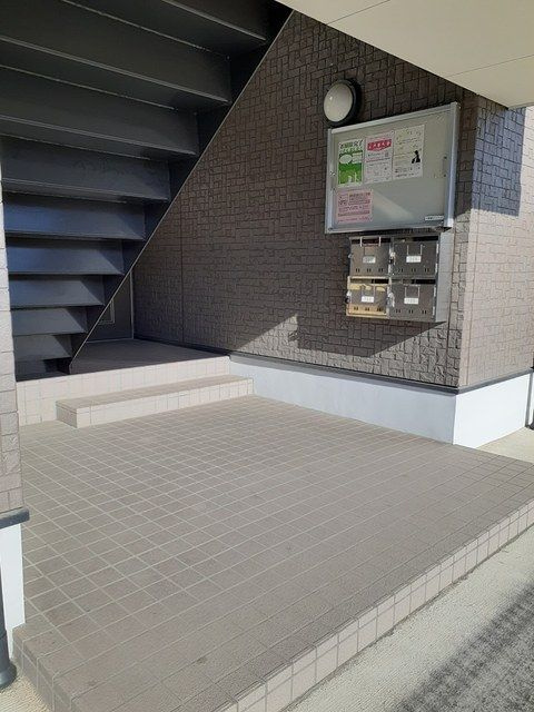 サンコリ－ヌ　Ａのエントランス