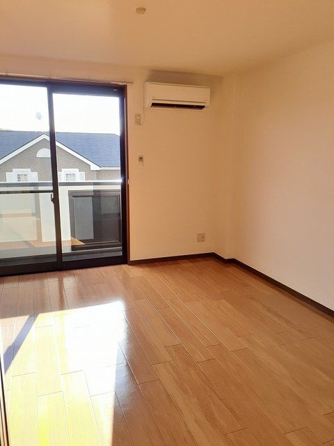 サンコリ－ヌ　Ａの居間・リビング