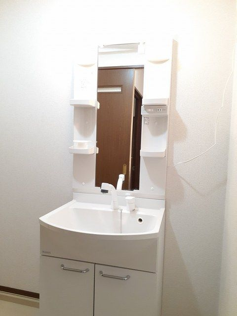 サンコリ－ヌ　Ａの洗面所