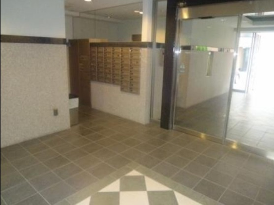 スパシエリーヴァ浅草のエントランス