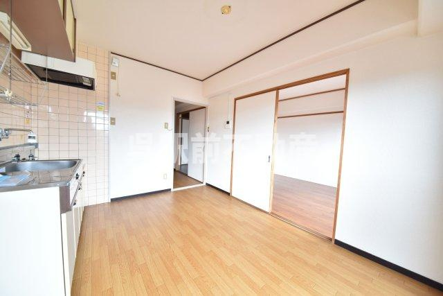 小柴クリーニングマンションの居間・リビング