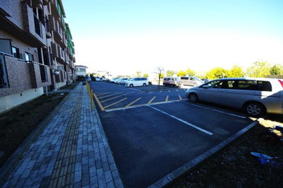 【駐車場】 | キャピタルマンション志木 | 車をお持ちの方に嬉しい駐車場付きの物件です