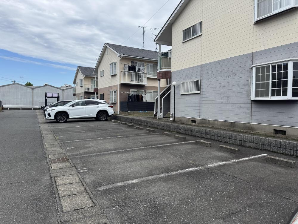 K’S HOUSE Aの駐車場