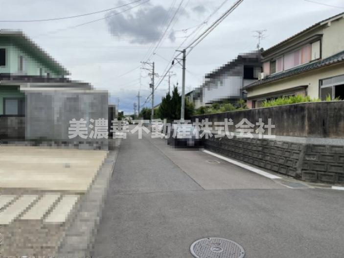 ６１０４７　各務原市那加琴が丘町土地の前面道路含む現地写真