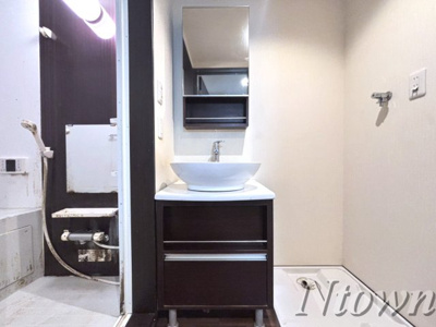 【独立洗面台】 | Creo中村公園弐番館 | 朝の支度にも助かる、独立の洗髪洗面化粧台