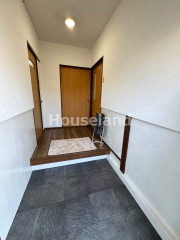 リベルテAWAの玄関