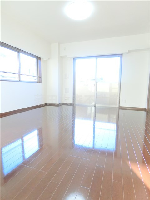 パレステュディオ大森WESTの居間・リビング|LDK