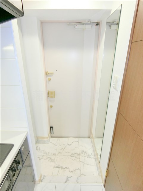 パレステュディオ大森WESTの玄関