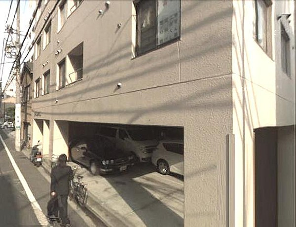 ラ・ポルタ蔵前の駐車場