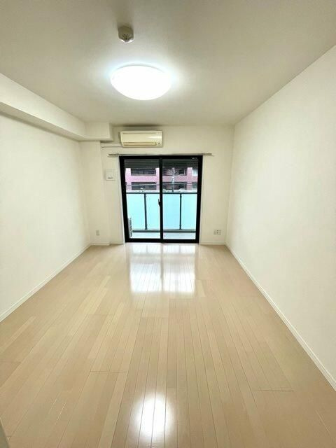 レジディア用賀の居間・リビング|■２４時間換気システム■南西向き