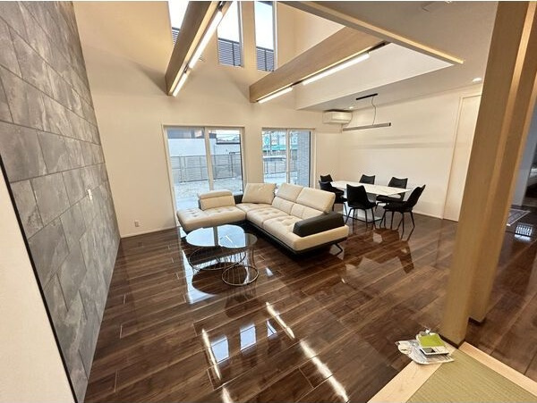 中川区春田3丁目戸建ての居間・リビング