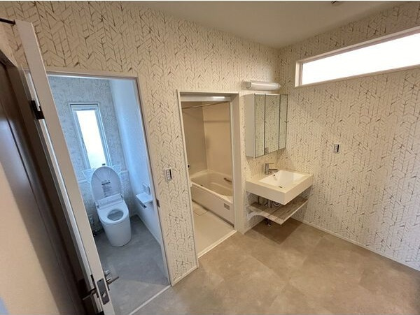 中川区春田3丁目戸建てのトイレ|シンプルで使いやすいトイレです