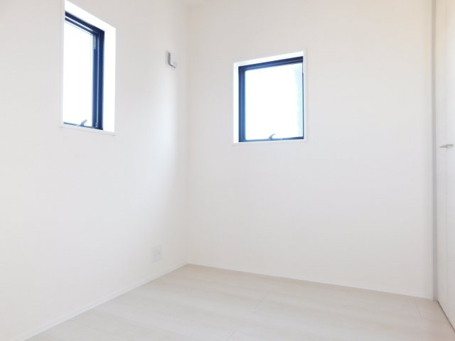 海部郡大治町大字八ツ屋字西田面の新築一戸建の洋室|◇２階洋室◇　　明るい洋室３．１９帖　全居室収納完備♪　趣味の部屋やテレワークルームとしても使用できます。