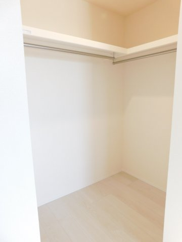 海部郡大治町大字八ツ屋字西田面の新築一戸建の収納|◇大型ウォークインクローゼット◇　　大きな荷物もしっかり収納できます♪