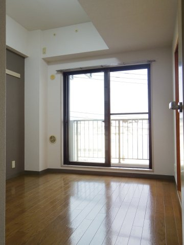 エステート川口の居間・リビング|DK・6.0帖