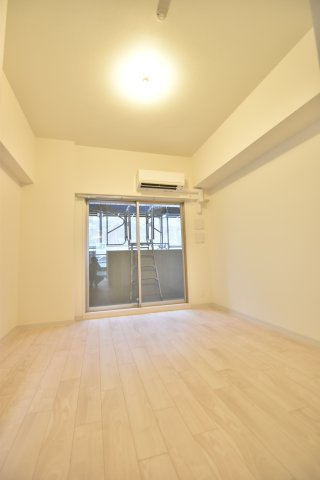 大阪市都島区網島町の賃貸マンションの居間・リビング