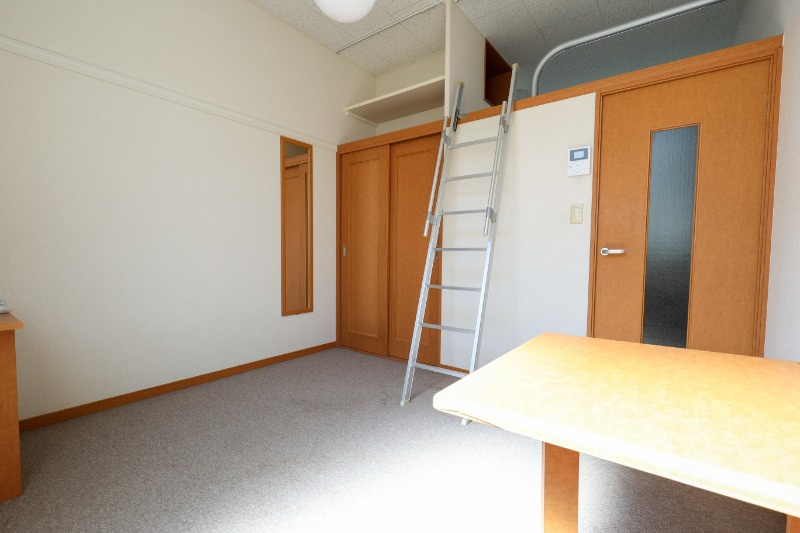 ロフト結城の居間・リビング