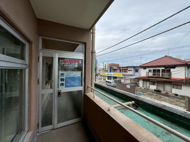 -三丁目不動産－本庄市本庄1丁目　本町ハイツの玄関