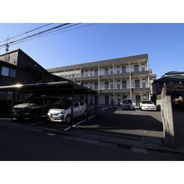 アンプルール　フェール　戸田公園の駐車場