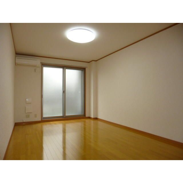 アンプルール　フェール　戸田公園の居間・リビング