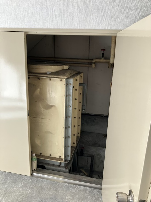 海老沢ビルの内装