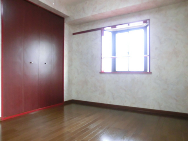 王子北ウイングの寝室|玄関寄りの居室♪