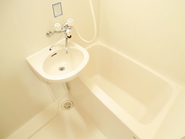 王子北ウイングの浴室|2点ユニットの清潔感あるバスルーム♪